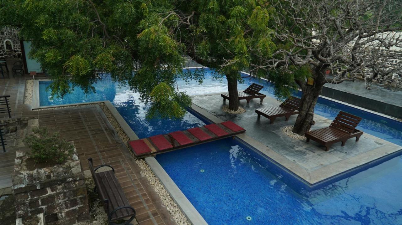 ฟอร์ต ชาฐัพคธ Hotel Sasvad ภายนอก รูปภาพ