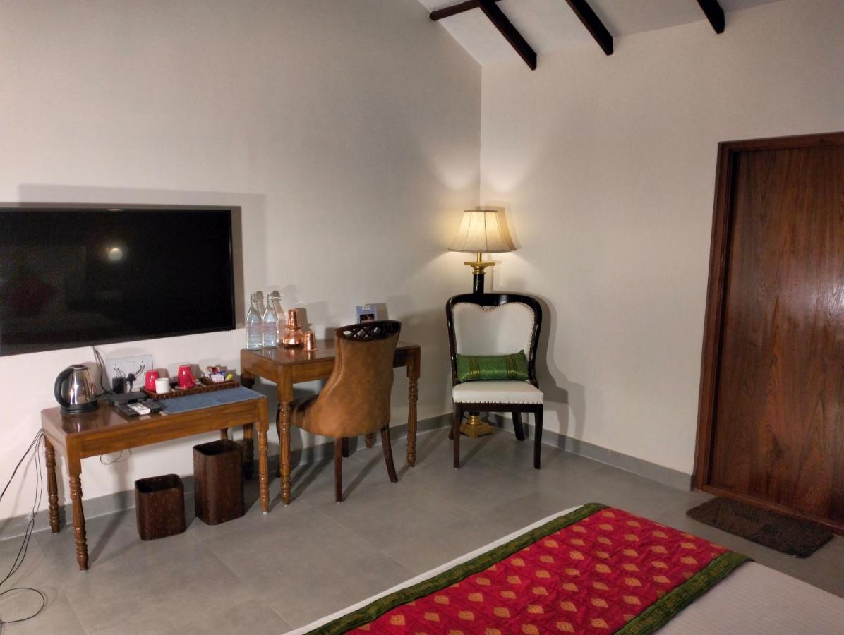 ฟอร์ต ชาฐัพคธ Hotel Sasvad ภายนอก รูปภาพ
