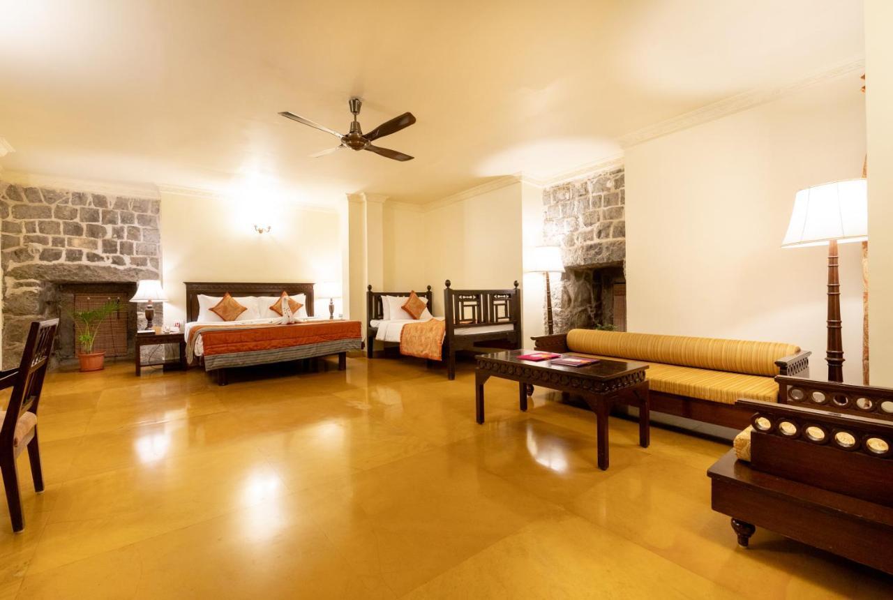 ฟอร์ต ชาฐัพคธ Hotel Sasvad ภายนอก รูปภาพ