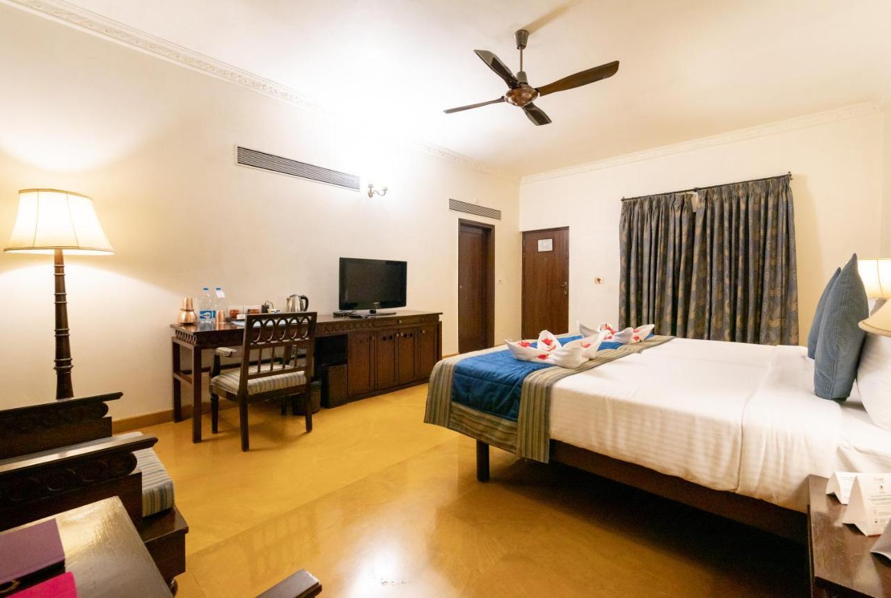ฟอร์ต ชาฐัพคธ Hotel Sasvad ภายนอก รูปภาพ