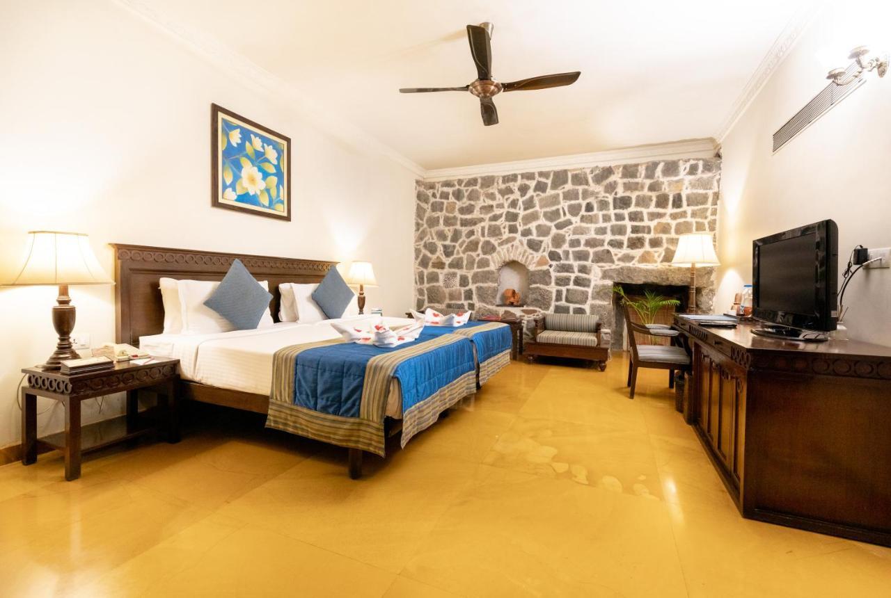 ฟอร์ต ชาฐัพคธ Hotel Sasvad ภายนอก รูปภาพ