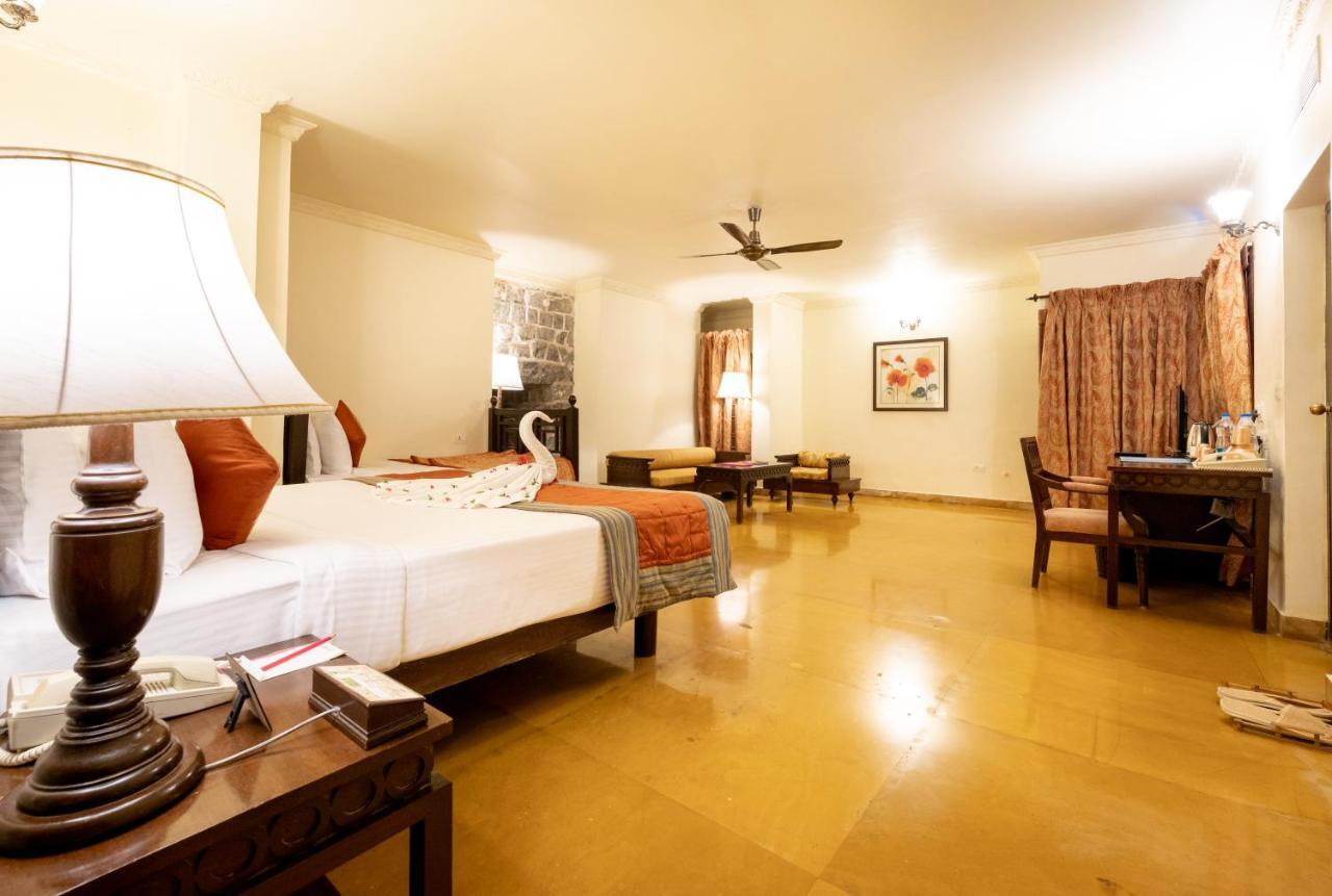 ฟอร์ต ชาฐัพคธ Hotel Sasvad ภายนอก รูปภาพ