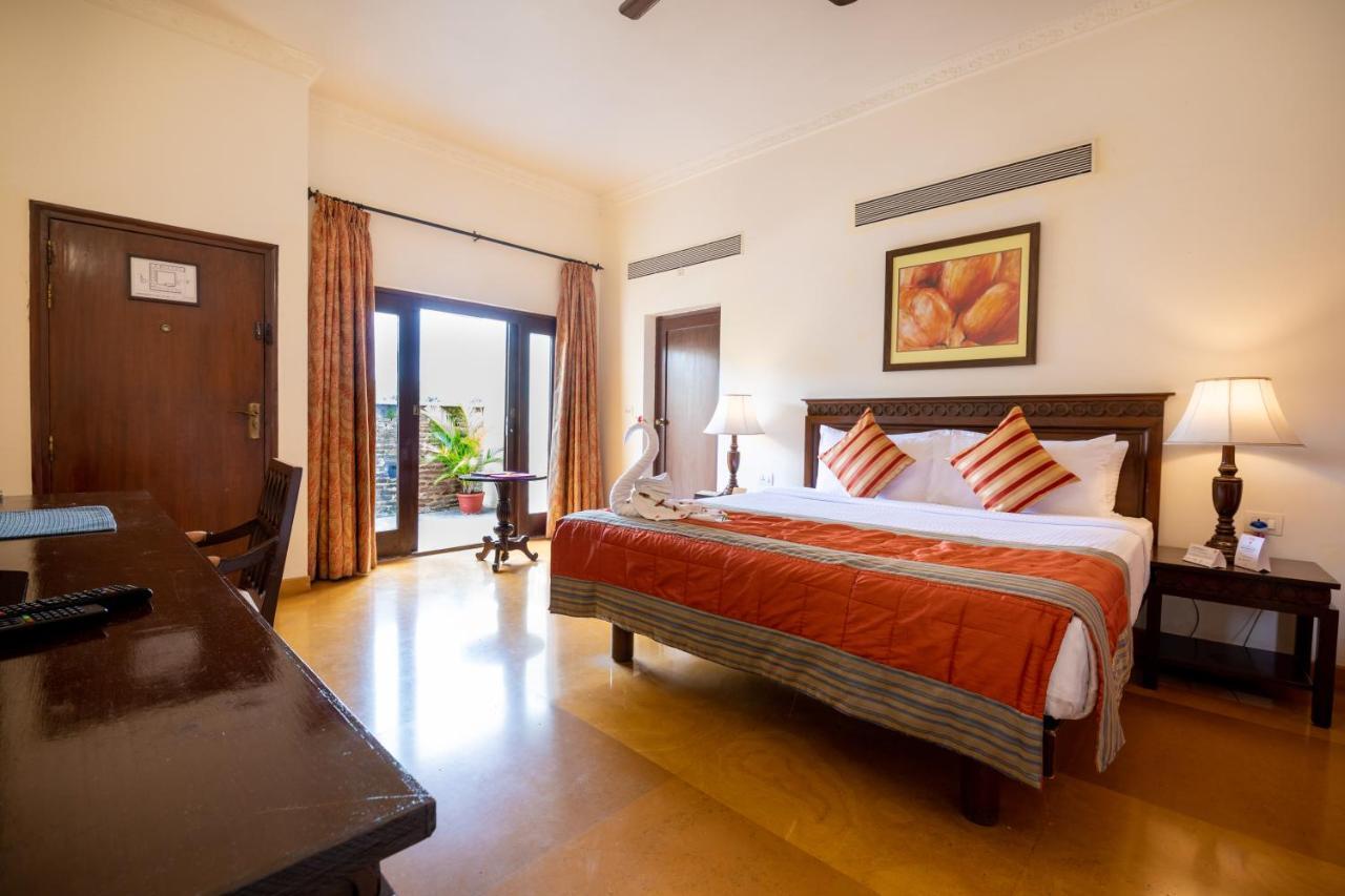 ฟอร์ต ชาฐัพคธ Hotel Sasvad ภายนอก รูปภาพ