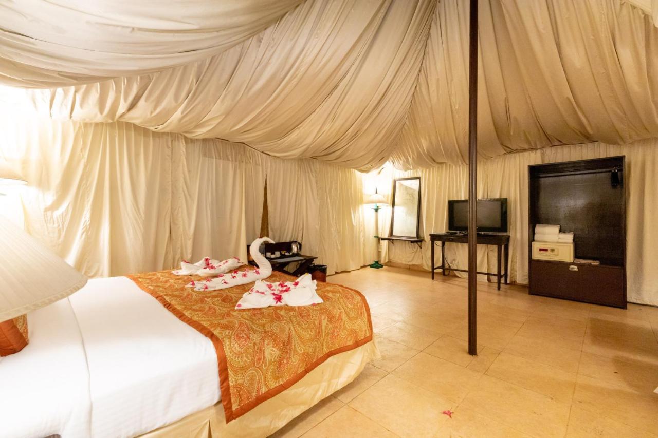 ฟอร์ต ชาฐัพคธ Hotel Sasvad ภายนอก รูปภาพ