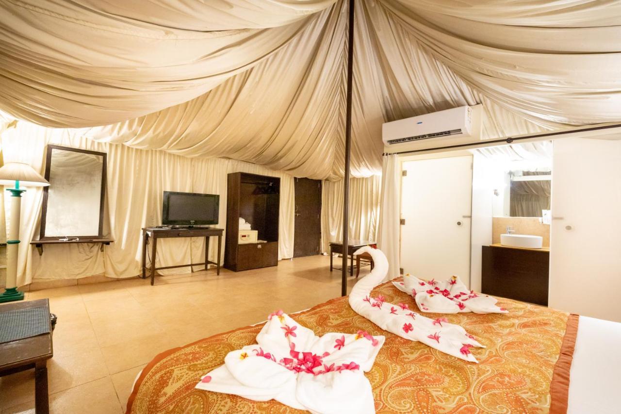 ฟอร์ต ชาฐัพคธ Hotel Sasvad ภายนอก รูปภาพ