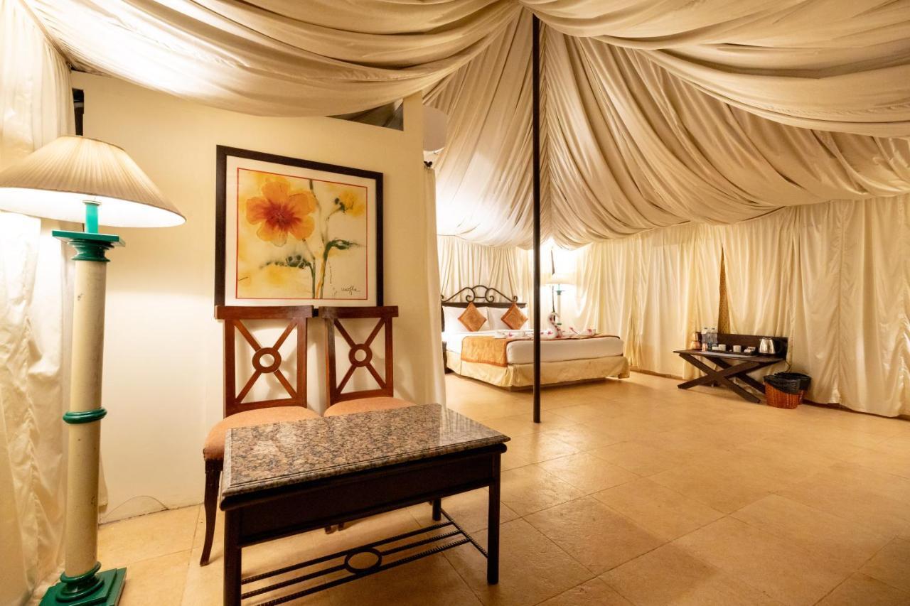 ฟอร์ต ชาฐัพคธ Hotel Sasvad ภายนอก รูปภาพ